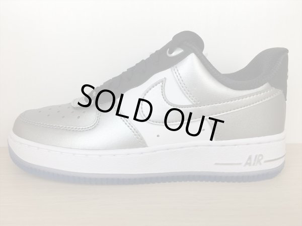 画像1: NIKE（ナイキ） AIR FORCE 1'07 SE（エアフォース1'07 SE） スニーカー 靴 ウィメンズ 新品 (1691) (1)