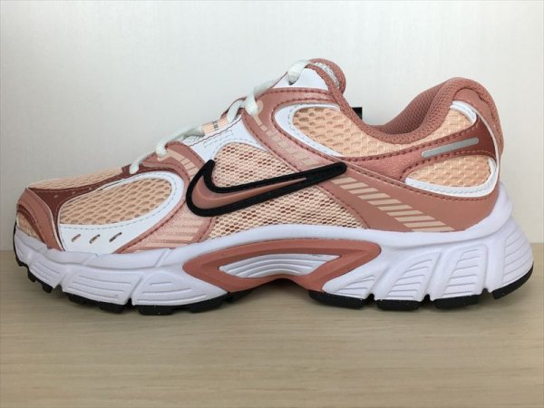 画像1: NIKE（ナイキ） V5 RNR（V5 RNR） スニーカー 靴 ウィメンズ 新品 (2330) (1)