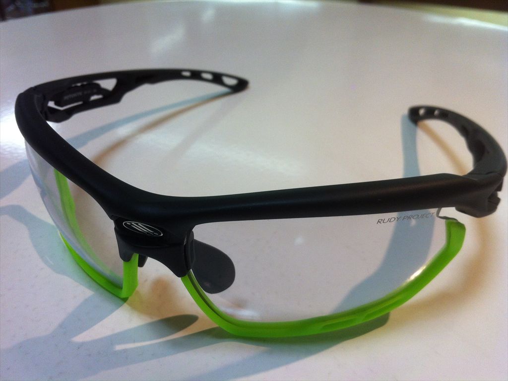 RUDYPROJECT] サングラス フォトニック ブラック 重量: 27.5g(バンパー有)、25.3g(バンパー無)、レンズ幅: 66mm 